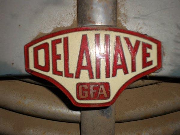 1949 Delahaye 135m Emblem