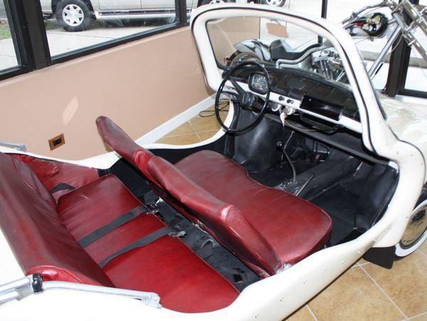 1970 Subaru 360 Yacht Interior