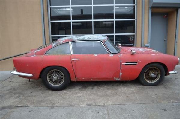 1962 Aston Martin Db4 Side View