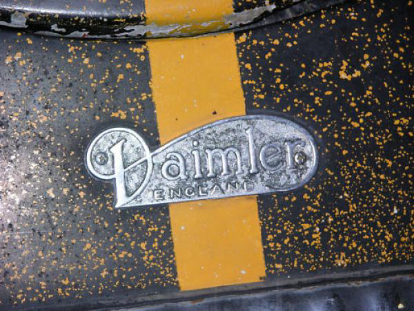 1962 Daimler Sp250 Badge