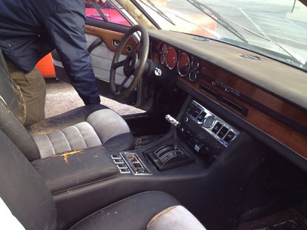 rare-four-door-1978-de-tomaso-deaville-interior