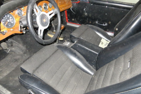 1966-sunbeam-tiger-interior