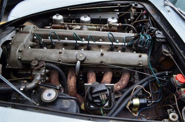 1965-aston-martin-DB5-engine