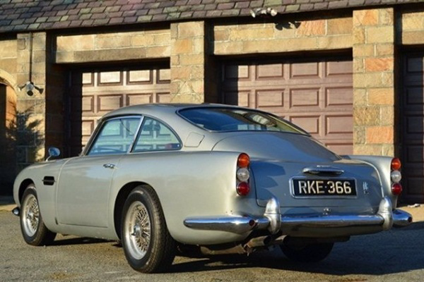 1965-aston-martin-DB5-rear