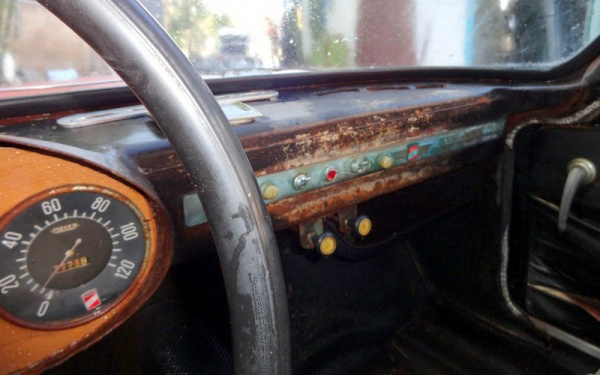 1960-moretti-coupe-interior