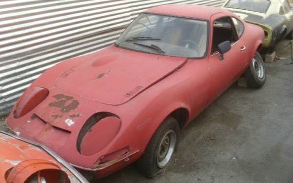 red-Opel-GT