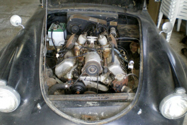 garaged-1962-daimler-sp-250-v8-engine