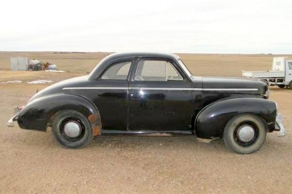 1942-studebaker-champion-coupe-passenger-side