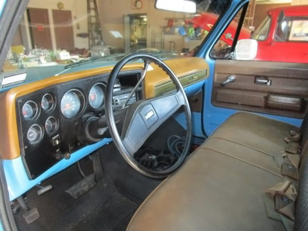 100116-barn-finds-1973-chevrolet-c30-pickup-4