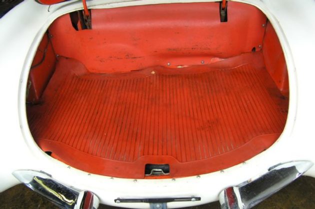 13-1956-corvette-rare-find-trunk