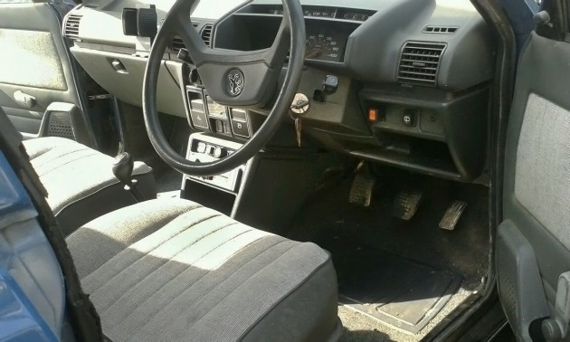 040916 Barn Finds - 19xx Peugeot 305 Van - 3