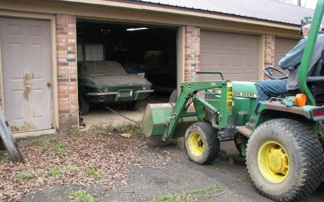 Pulling out the Vette