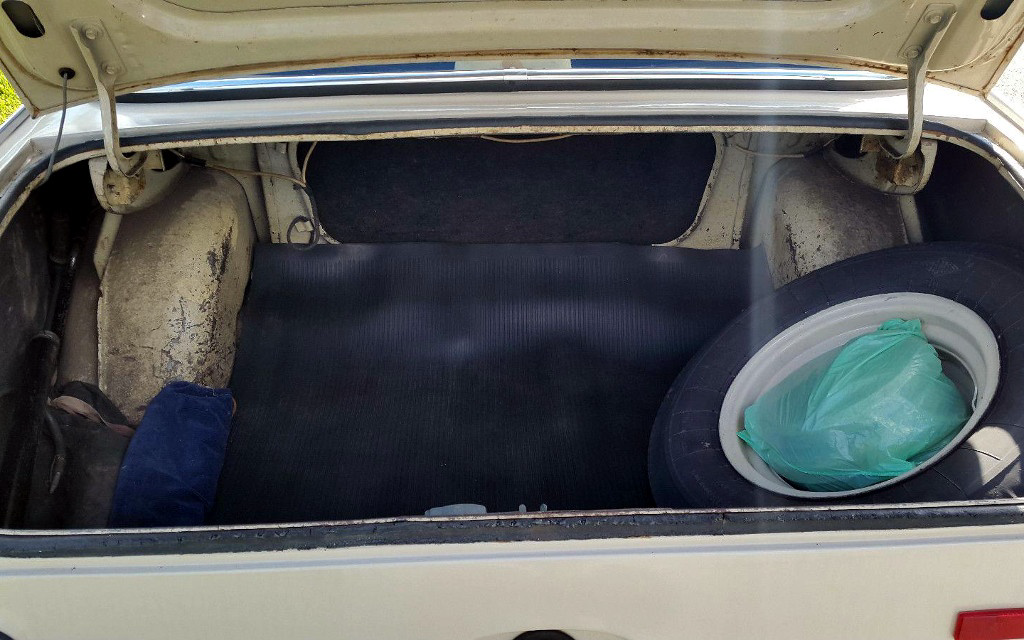 1968 Moskvitch 408 Trunk