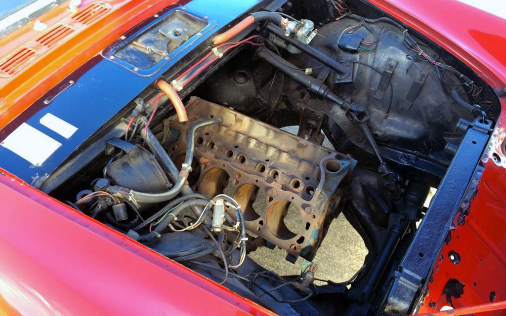 Sunbeam Tiger engine bay