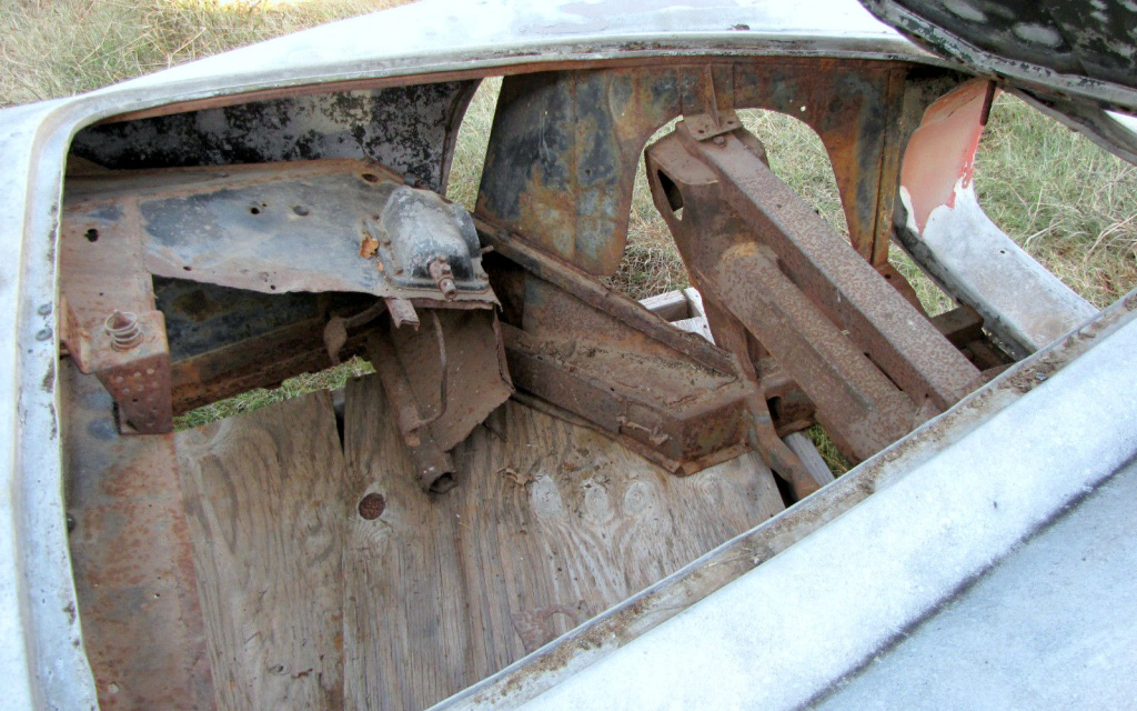 1952 Siata 300BC engine bay