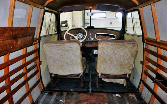 Lloyd LT 600 interior