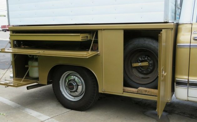 1970 GMC 2500 Camper